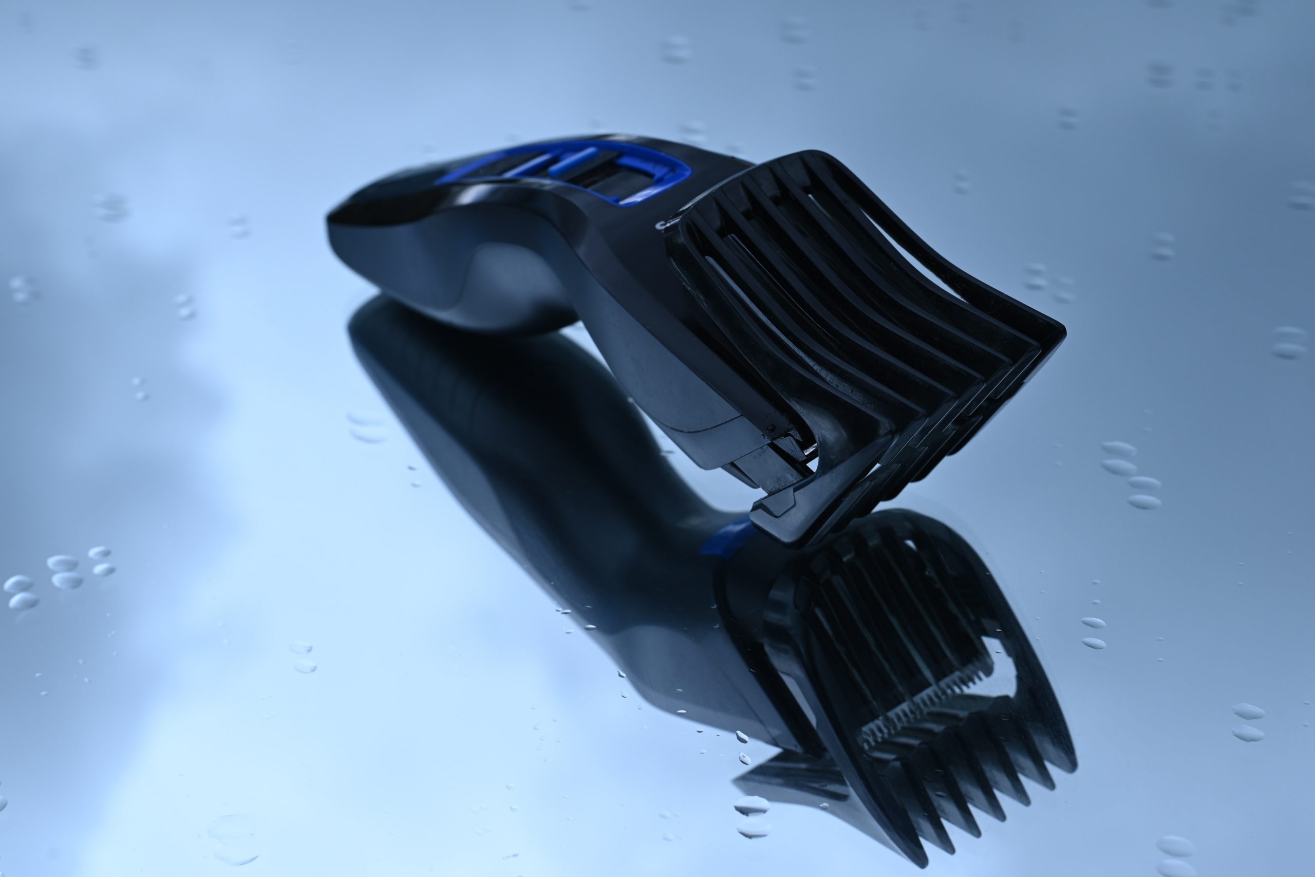 A thumbnail image of a shaver with clippers for adverting concept
